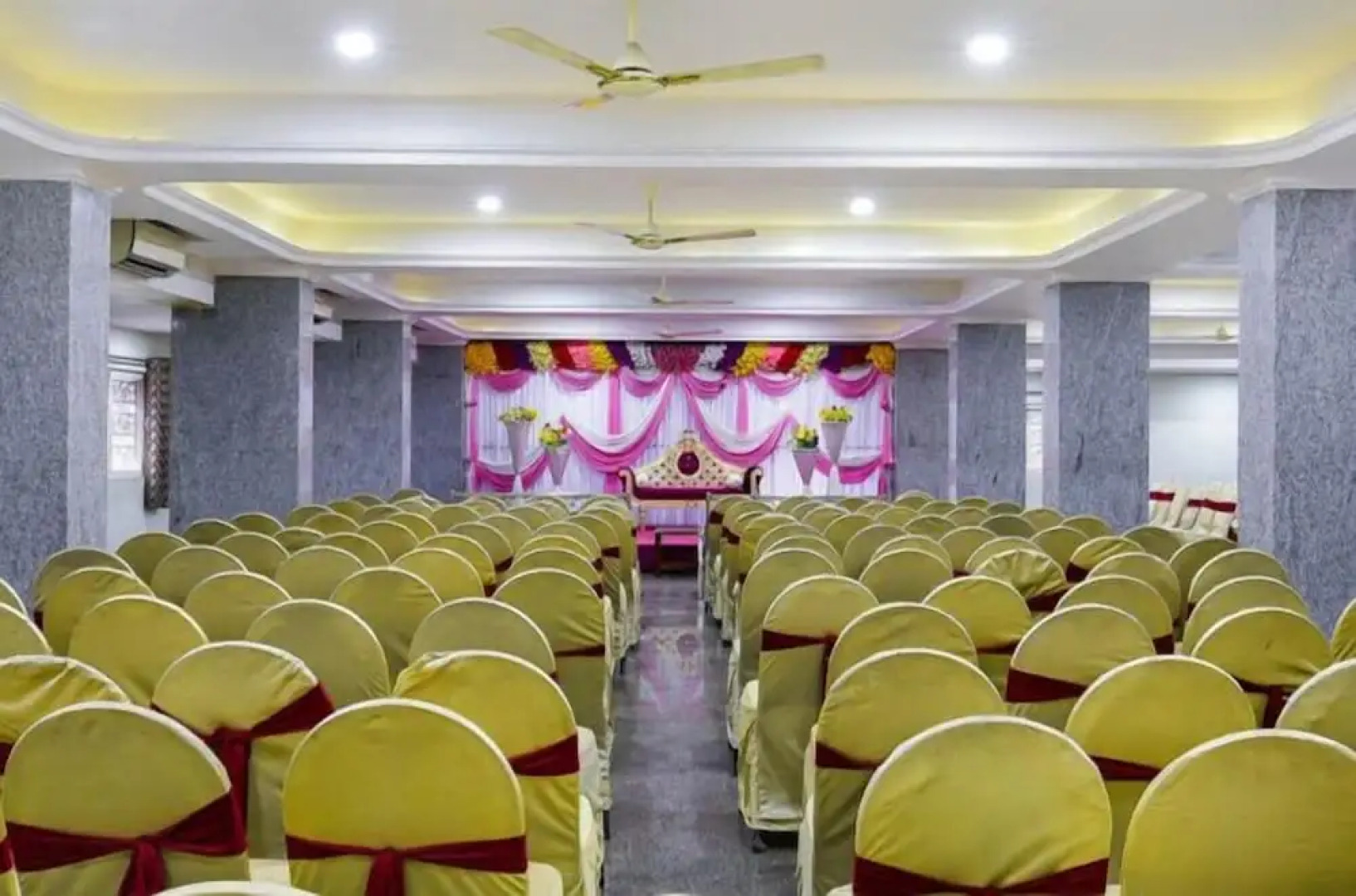 Hotel Dwaraka Inn