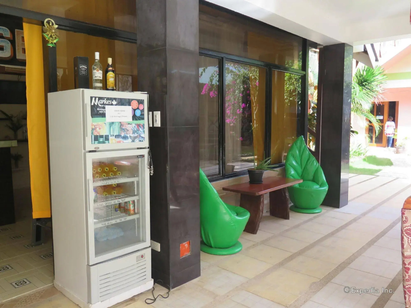 Four Seasons Seaview Hotel