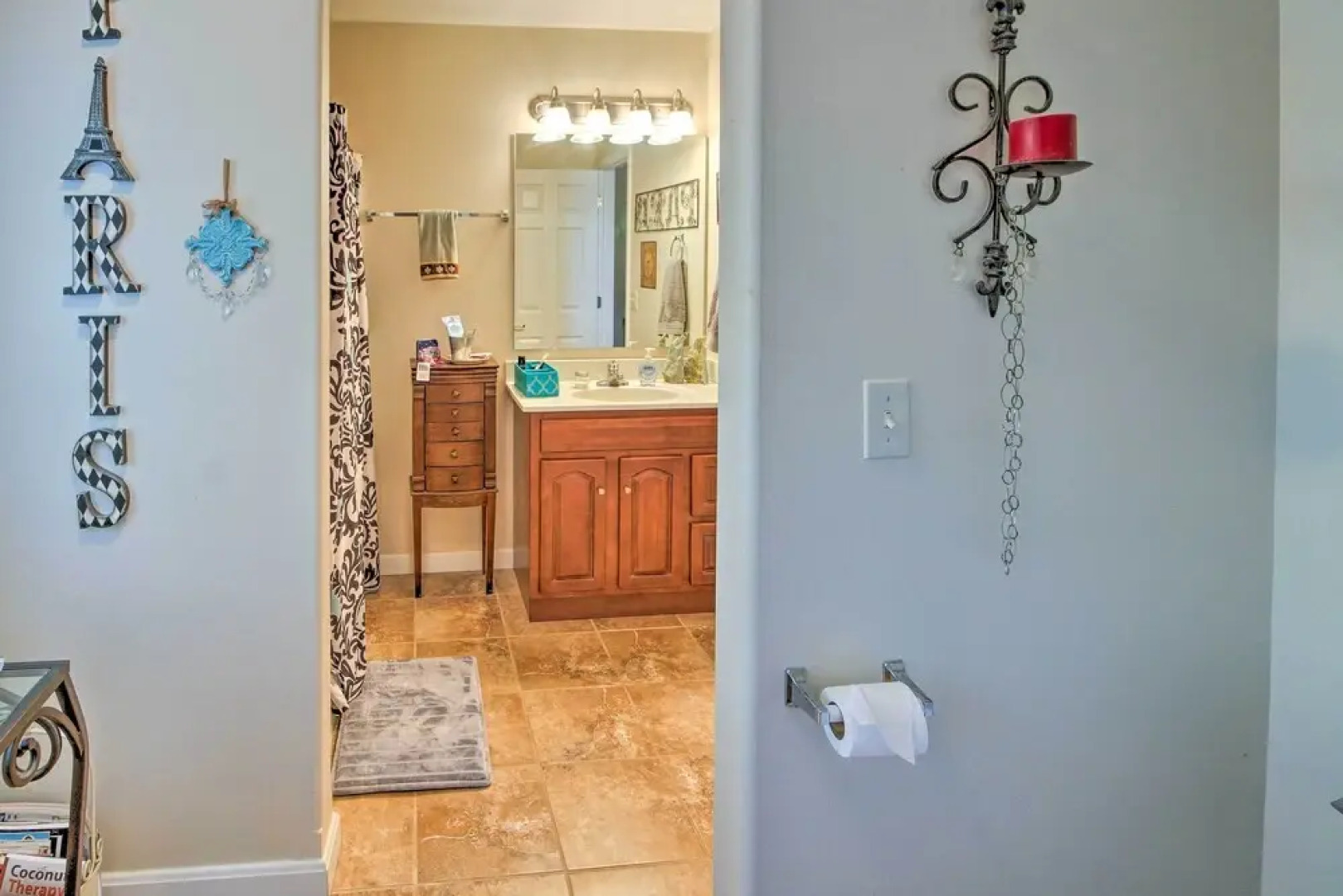 Pet-friendly Home w/ Yard: 9 Mi to Table Rock Lake