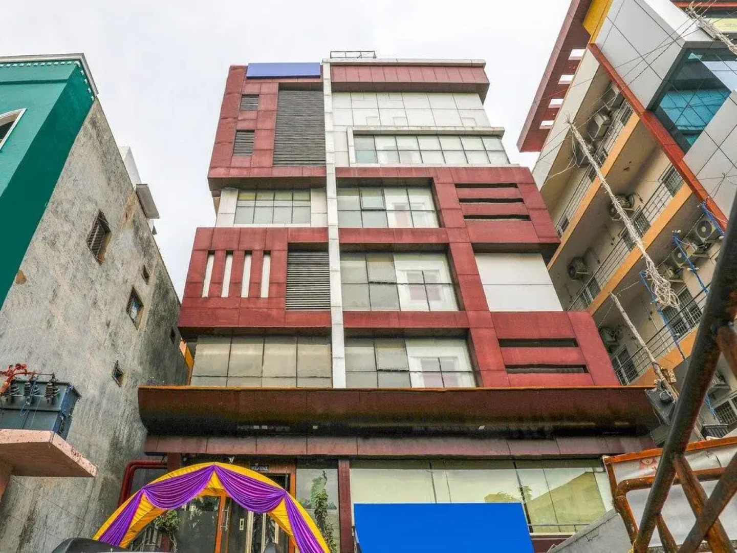 OYO 16930 Madhura Inn