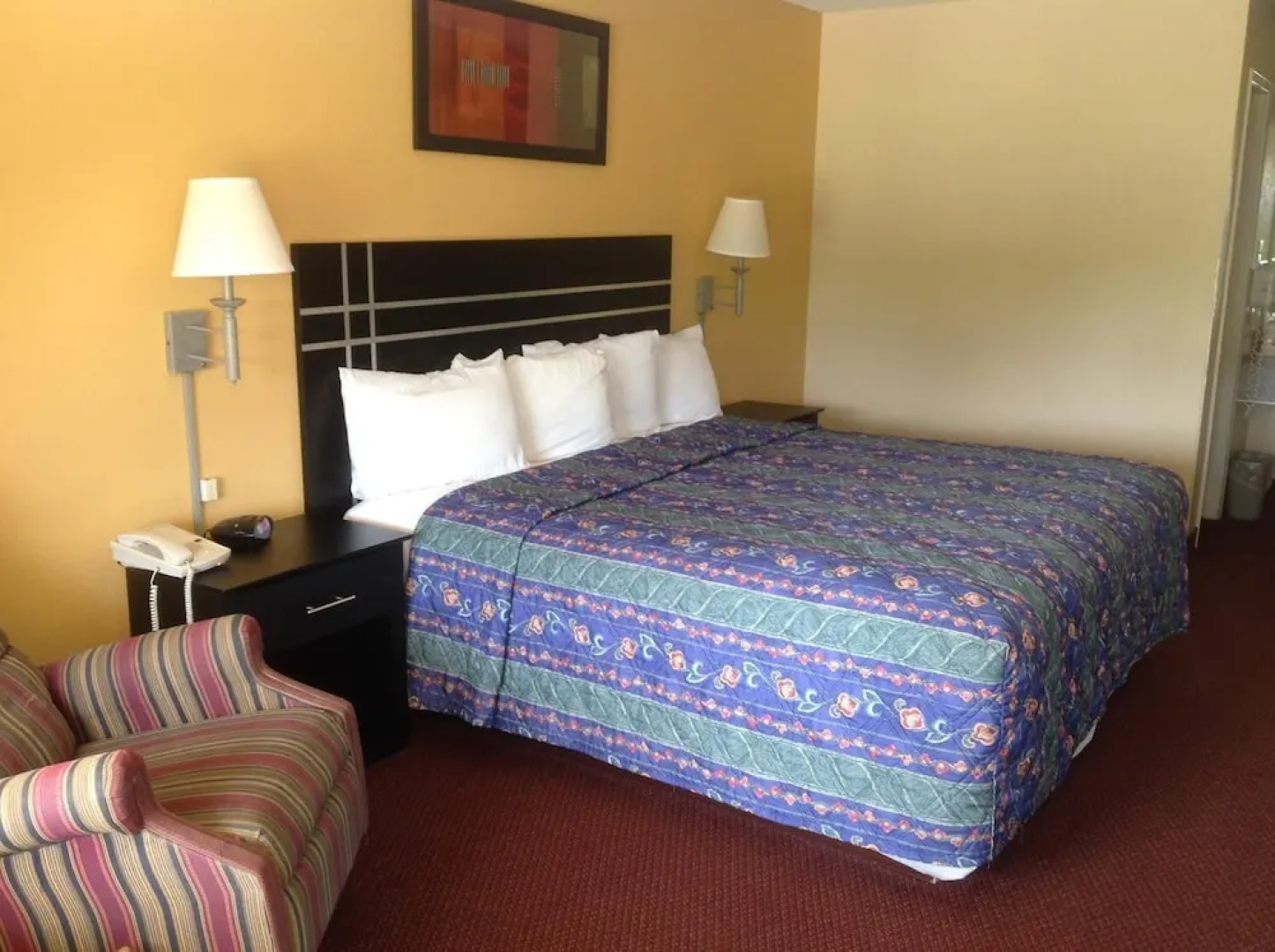 Country Hearth Inn