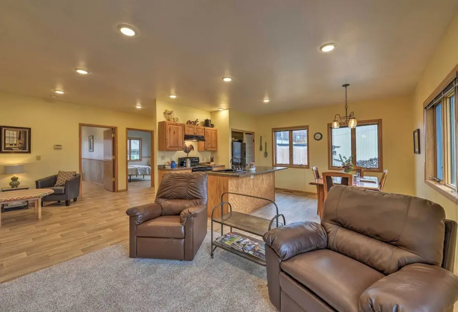 Spacious Home 10 Minutes to Ten Sleep Canyon!