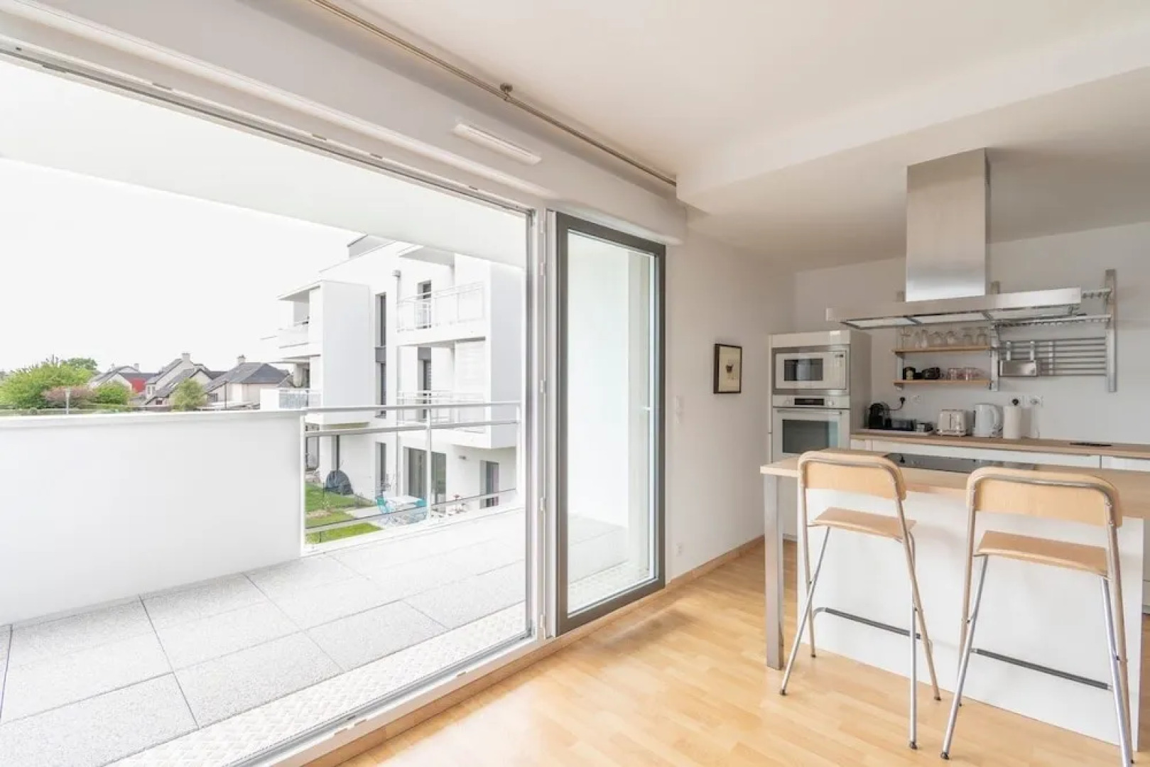 LA Perouse - Apt 2 Chambres,parking, Proche Rennes