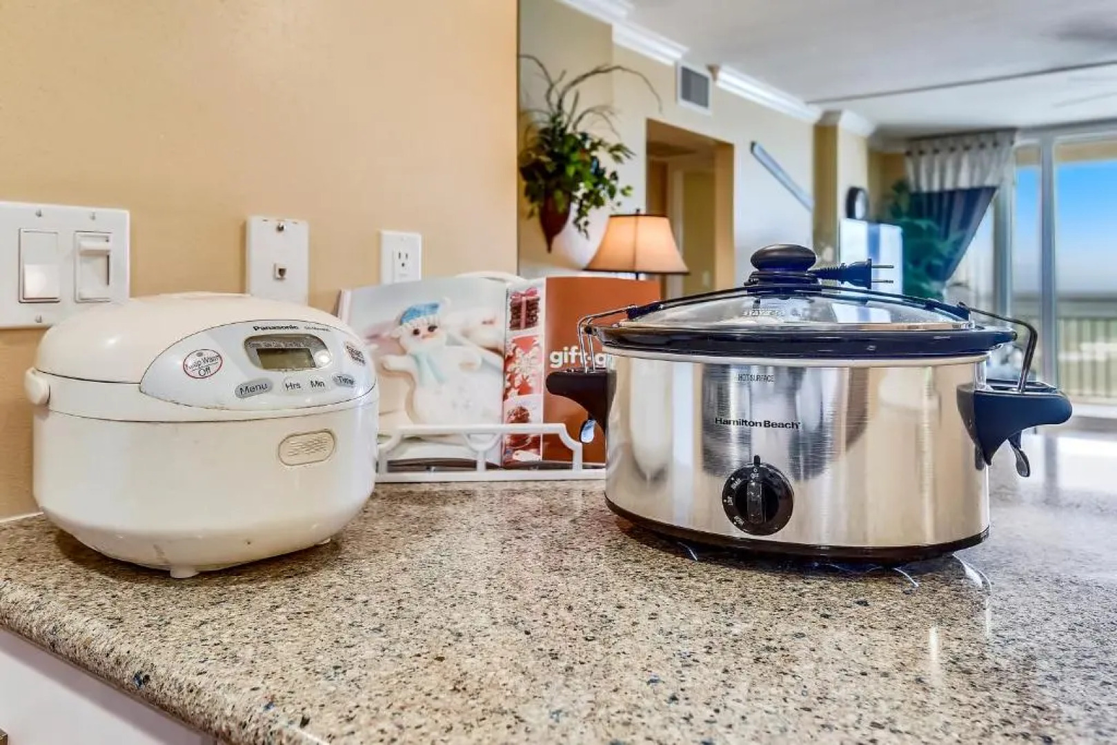 Pat's Paradise - 7030N