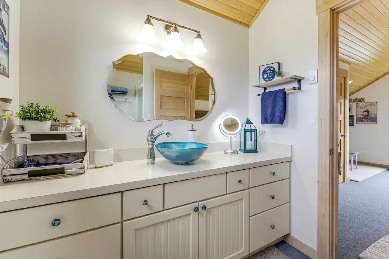 Steps to Beach: Home w/ Hot Tub in Oak Harbor!