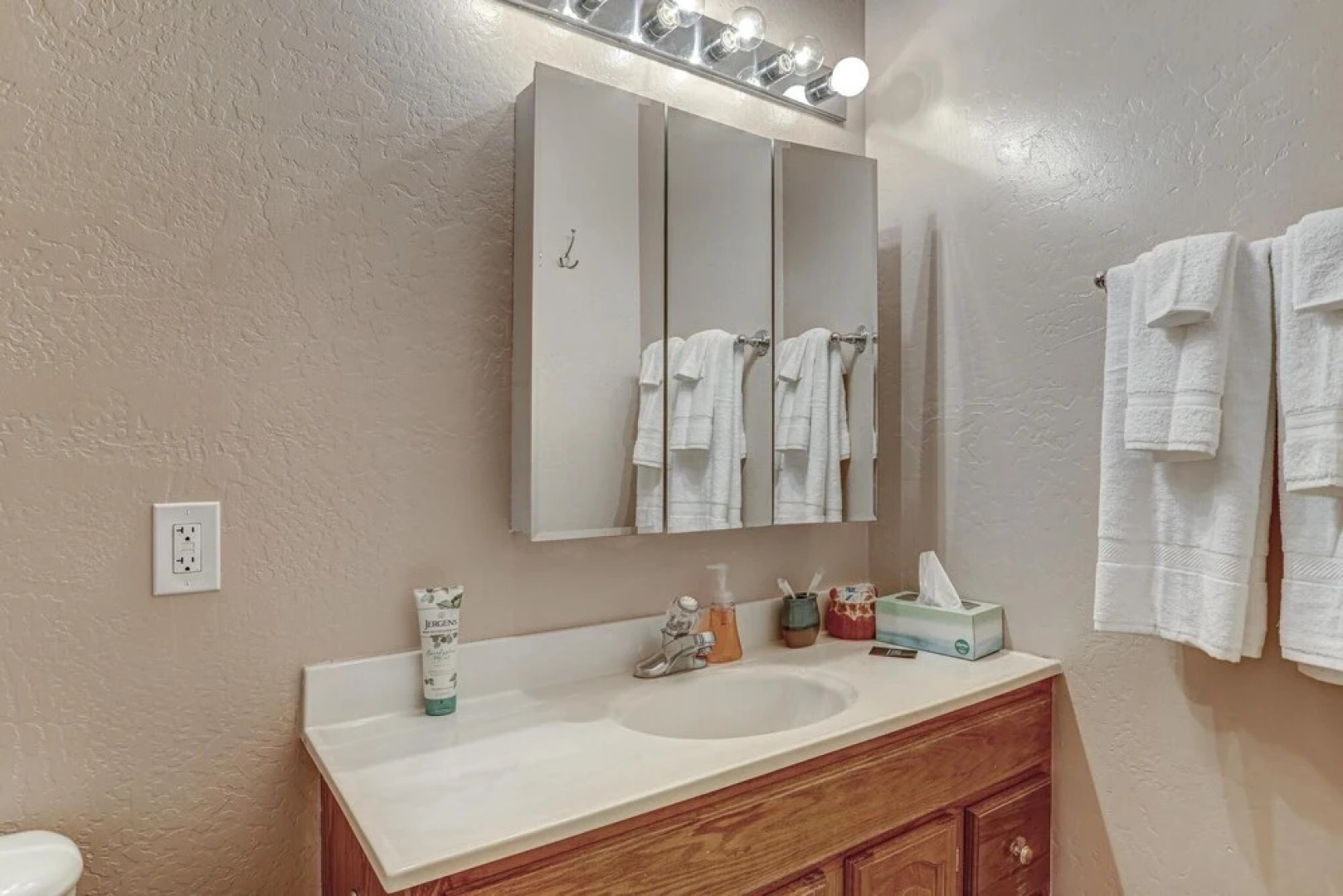 Bloody Basin Pine 2 Bedroom Cabin by Redawning