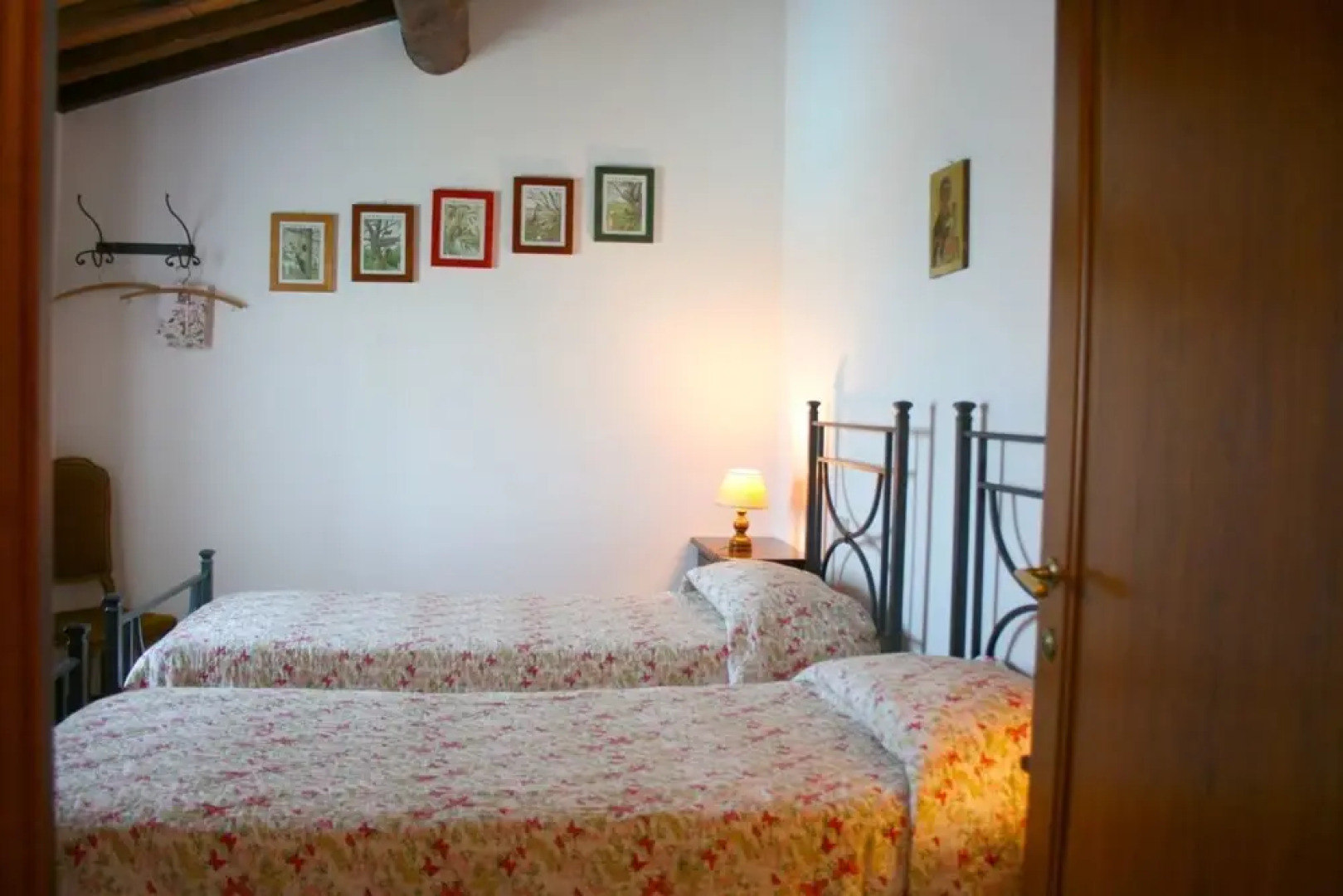 Wonderful private villa with WIFI, private pool, TV, pets allowed and parking, close to Arezzo