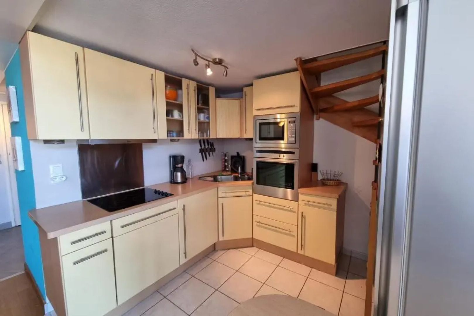 Bright 75 M With Balcony View On The Port