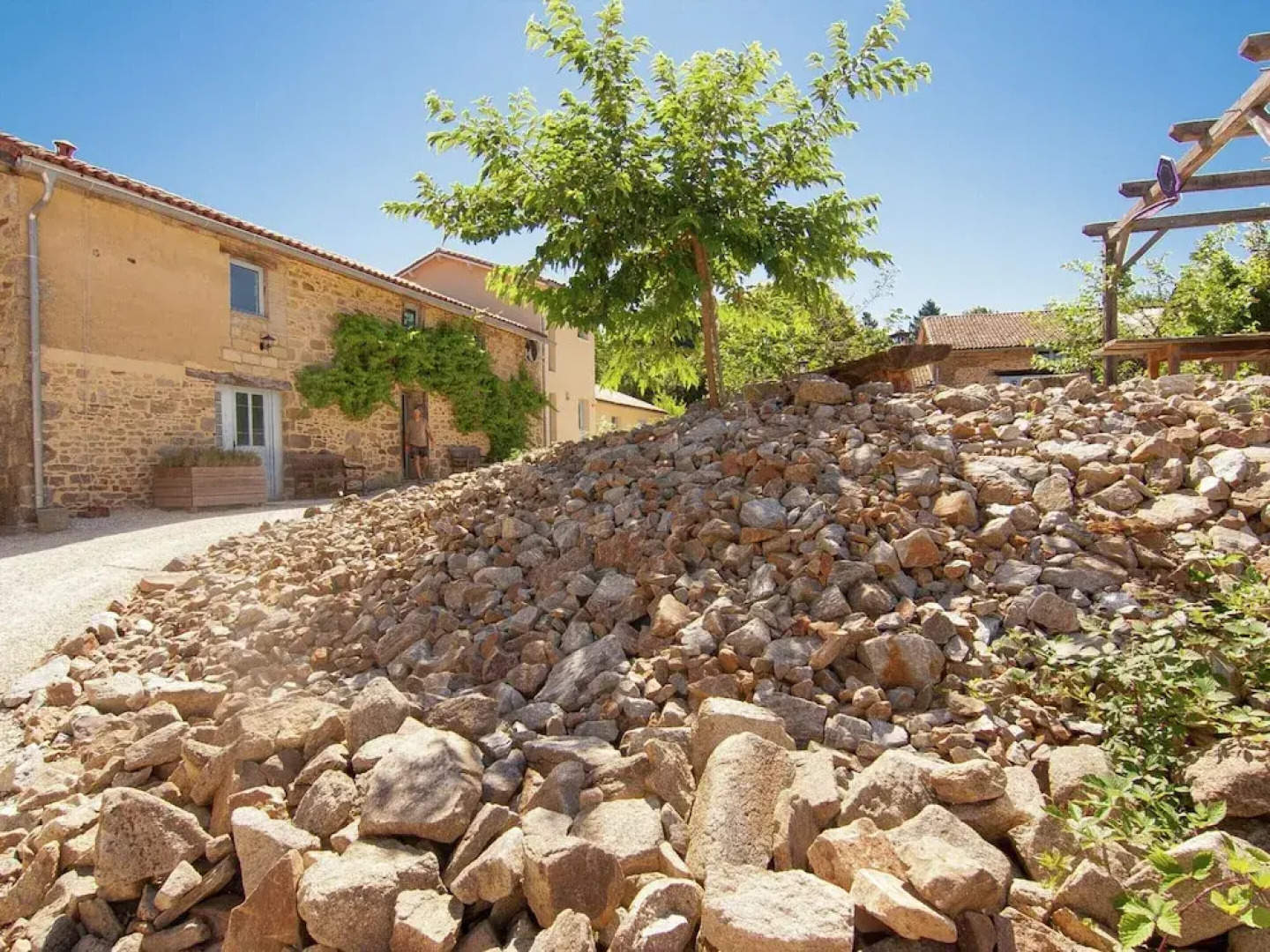 Comfortable and Cozy Cottage With Large Terrace