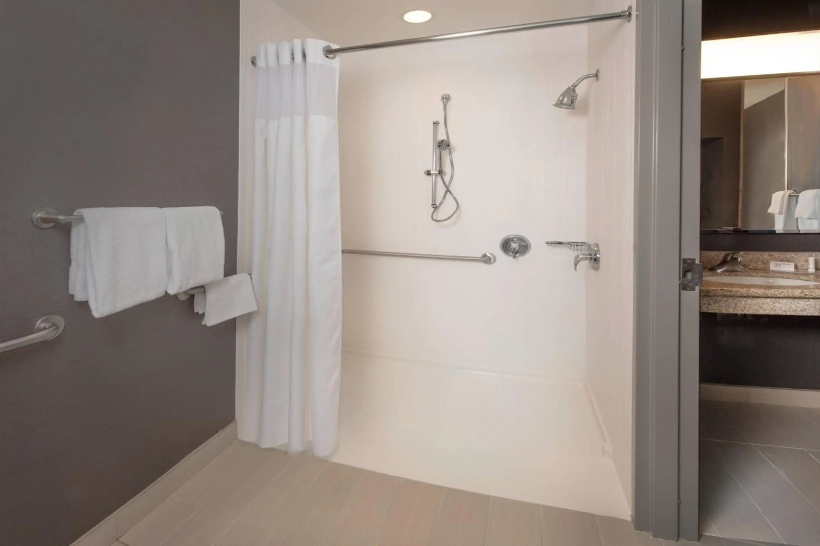 Courtyard by Marriott Frederick