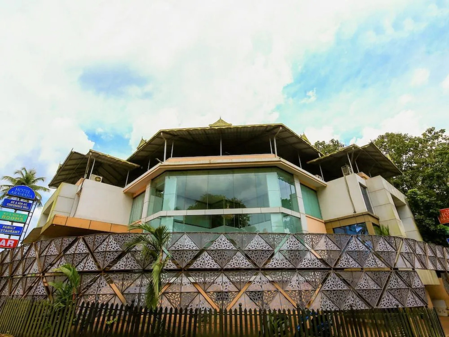 OYO 22050 Aramana Hotel