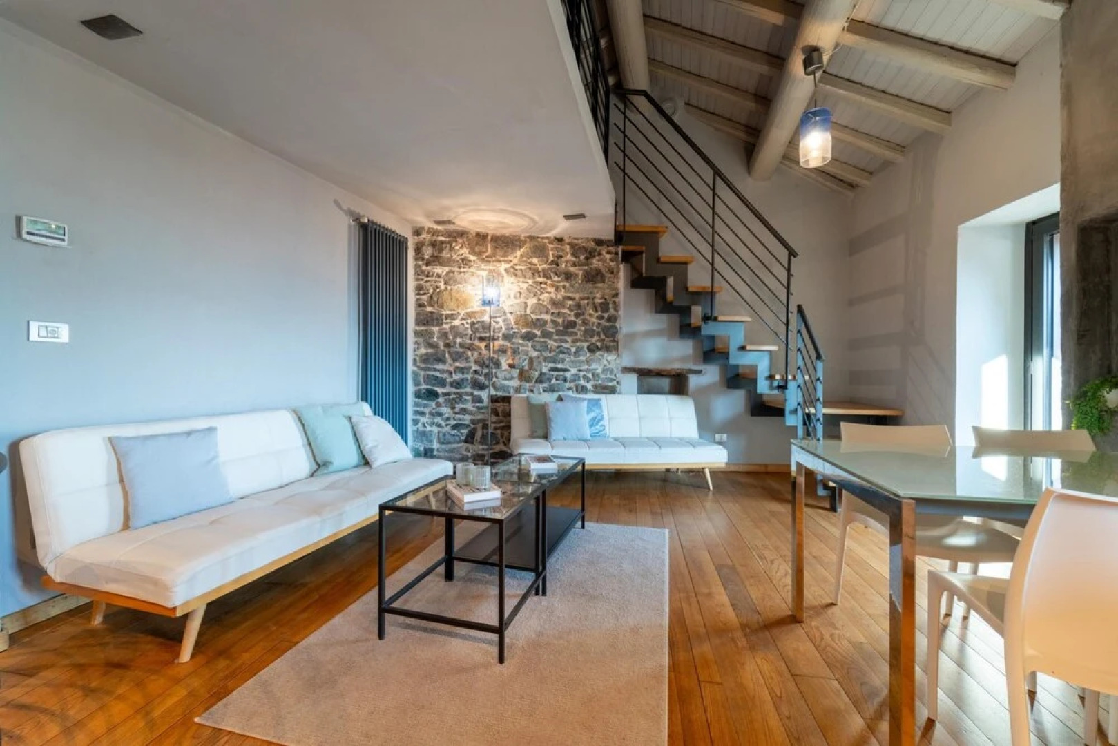 Petra Apartment in Civenna by Wonderful Italy