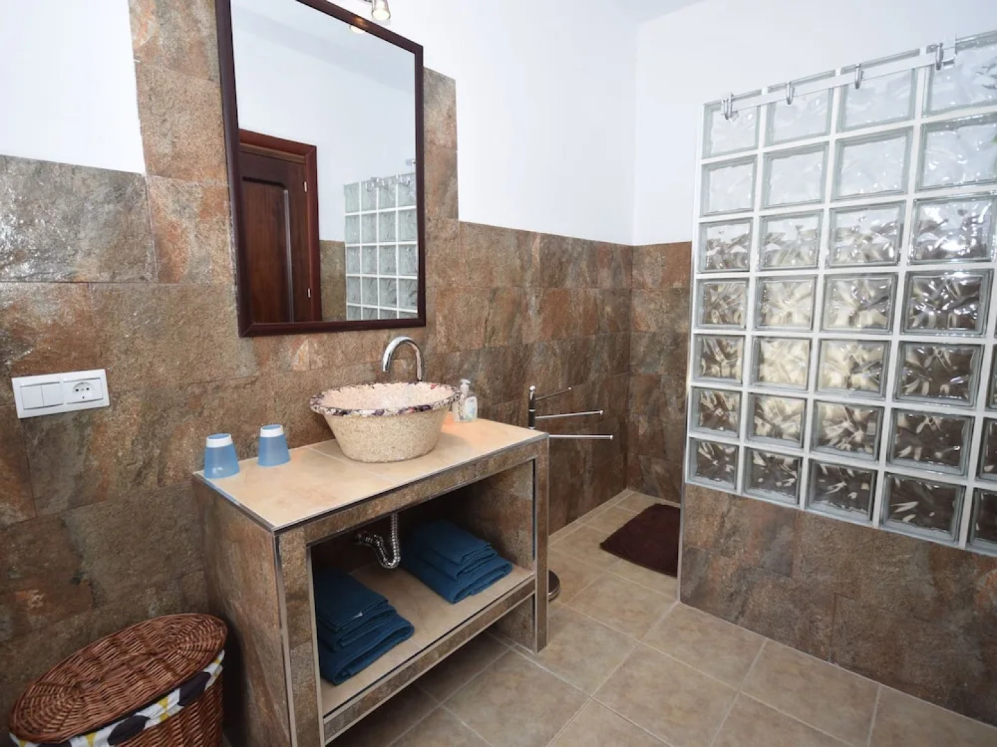 Beautiful Detached Villa Near Arenas With Delightful Terrace and Stunning View