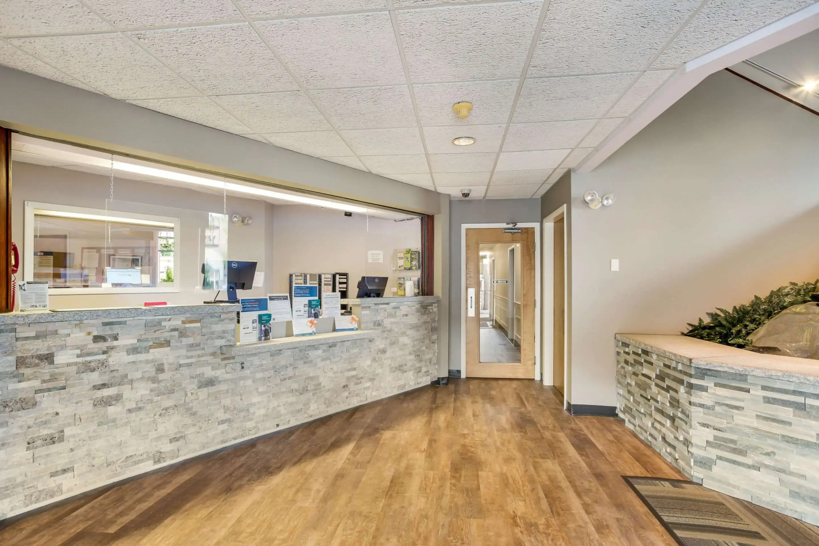 Quality Inn & Suites Gorham Riverside