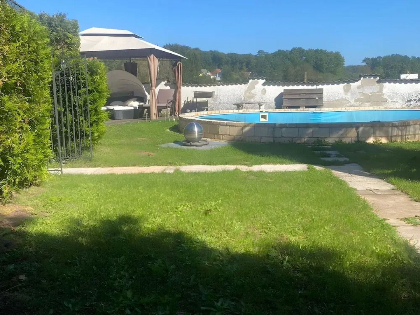 Bewitching Apartment With Garden and Terrace