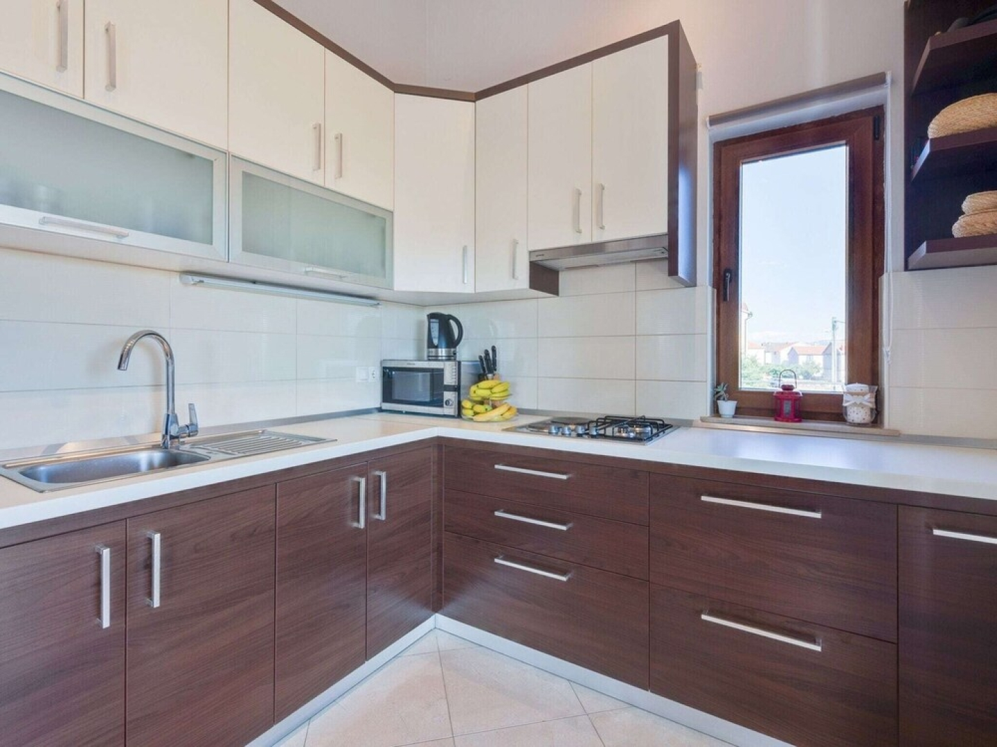 Quaint Apartment in Posedarje With Garden