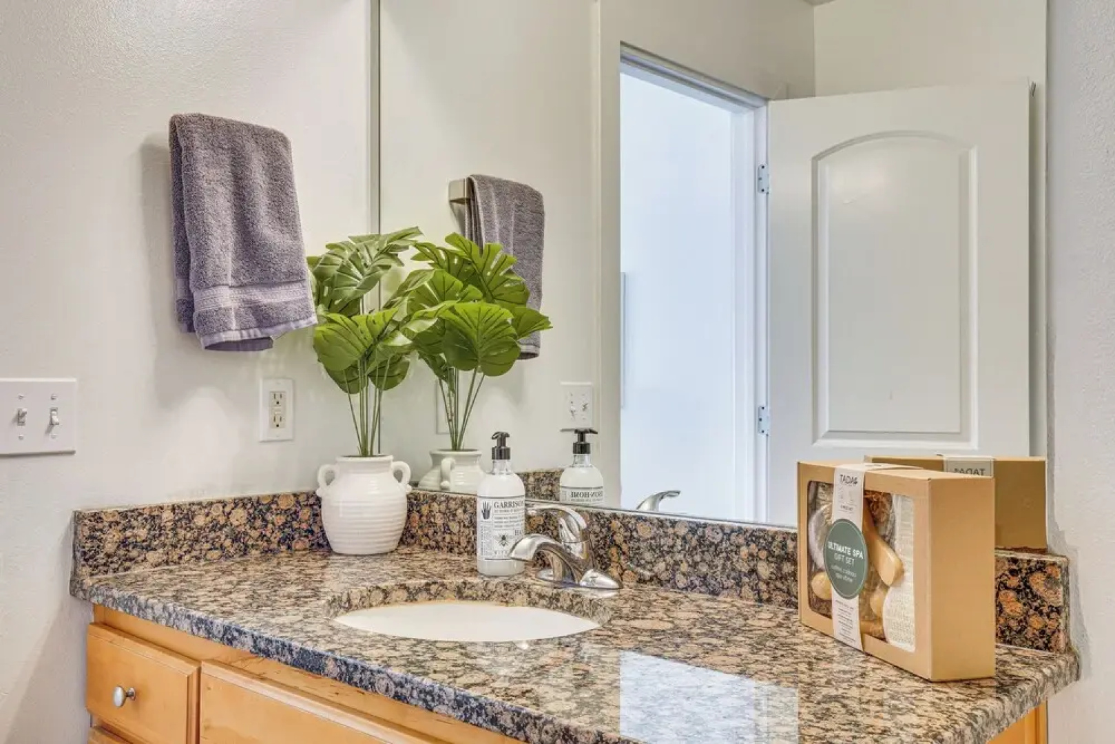 Charming Orem Townhome: 5 Mi to Byu!