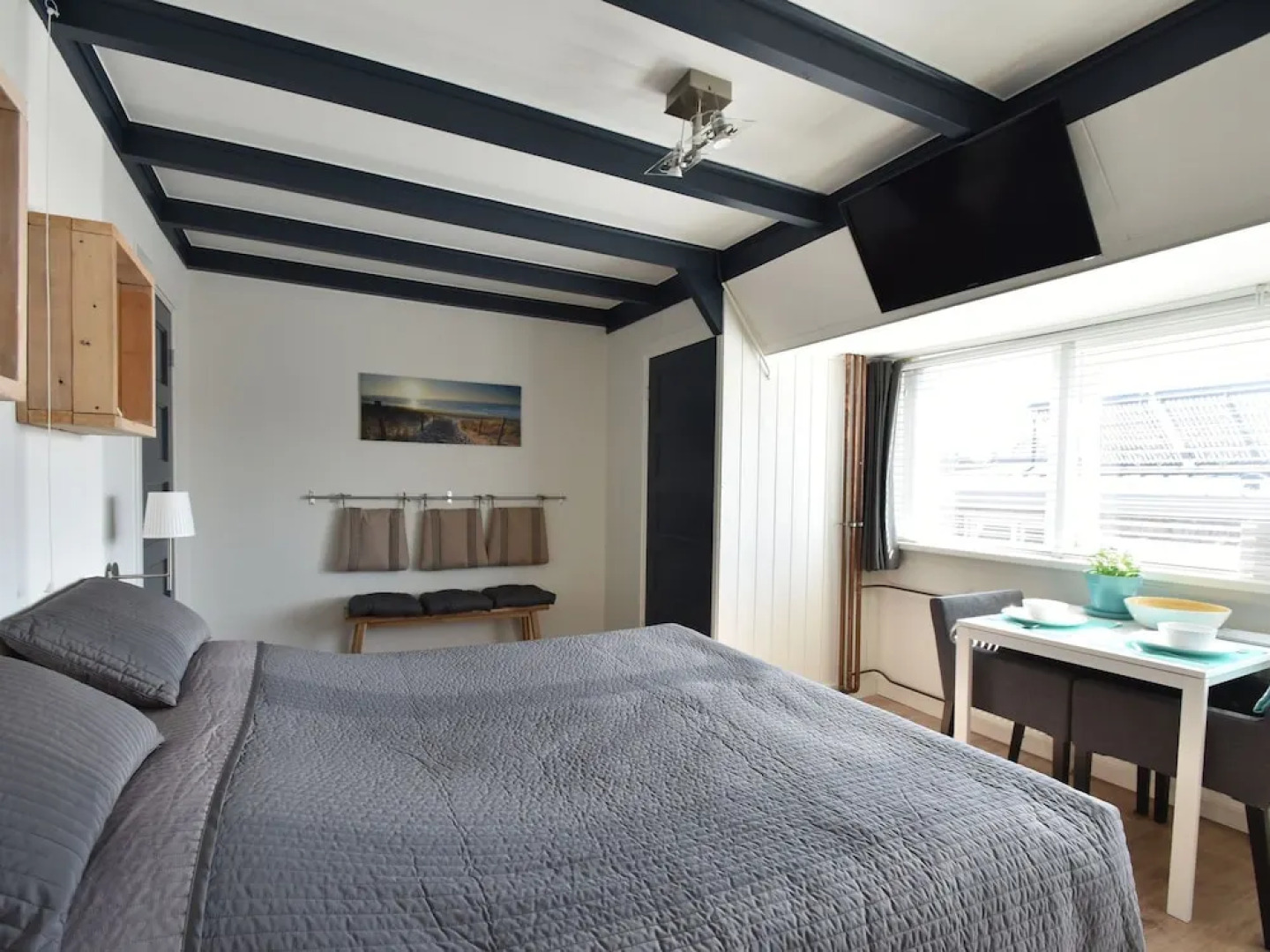 Elegant Studio Near Beach