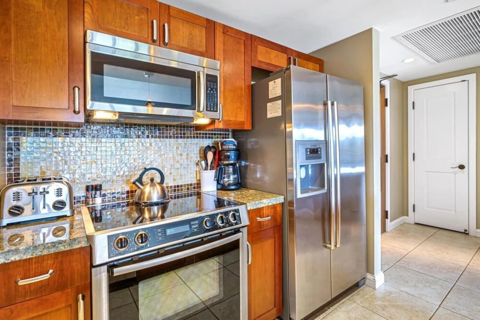 K B M Resorts- Hkk-306 Chic 2bd, Upgraded, Steps Away From Resort Pools, Beach and Spa!