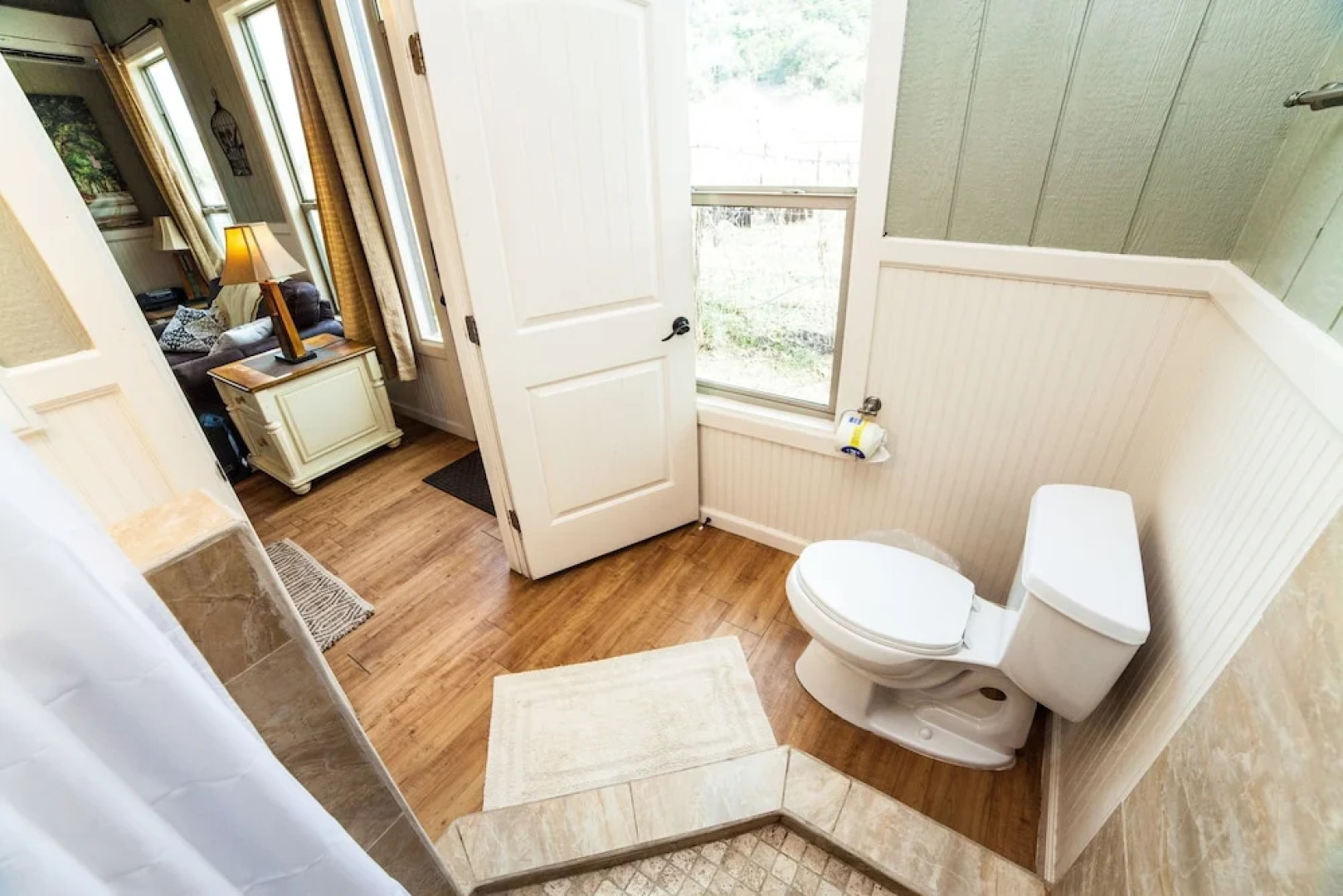 River Rd. Treehouses- Robins Roost