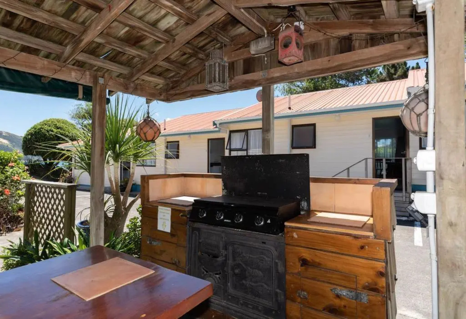 Opononi Lighthouse Motel