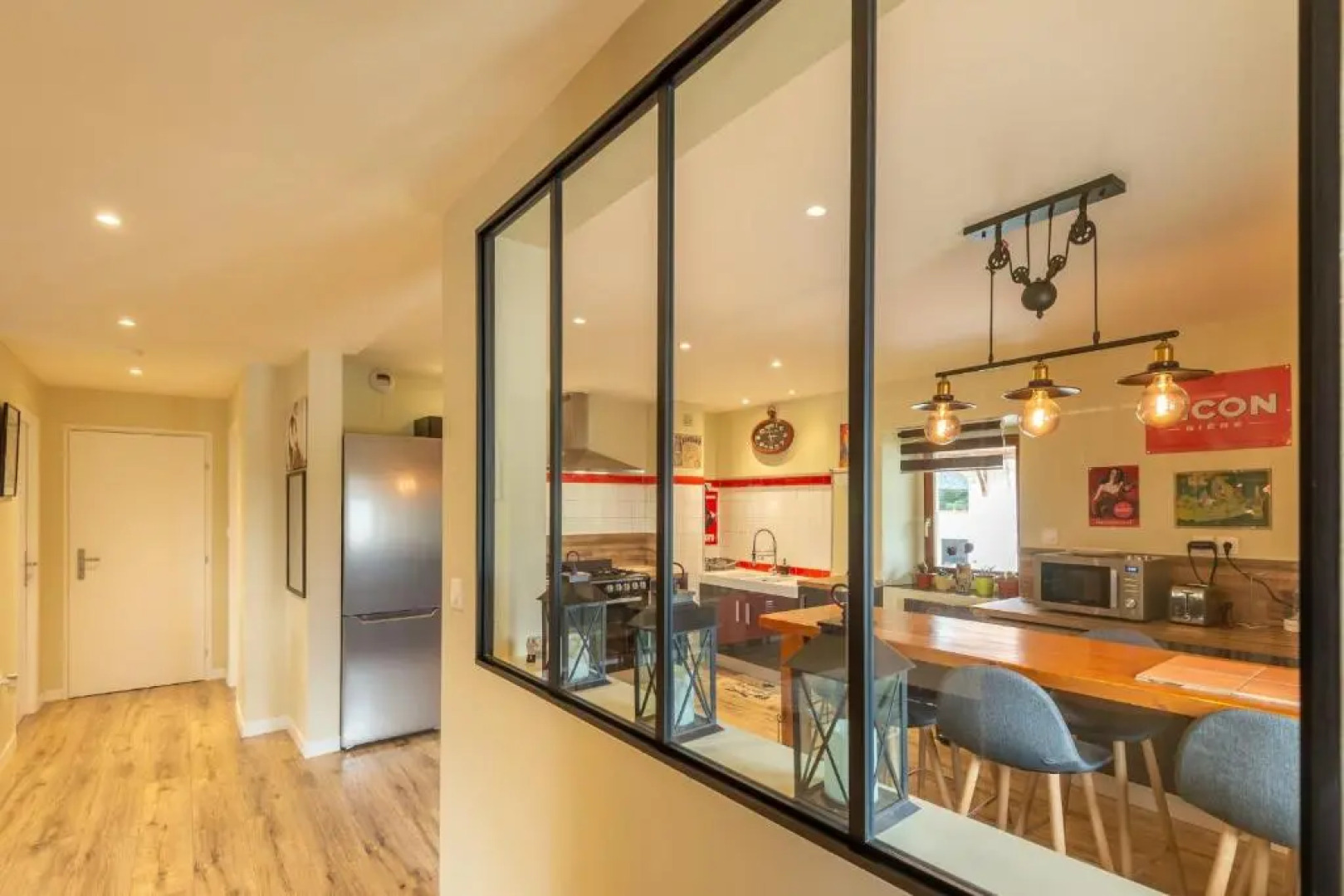 Spacious apartment with two terraces and private parking