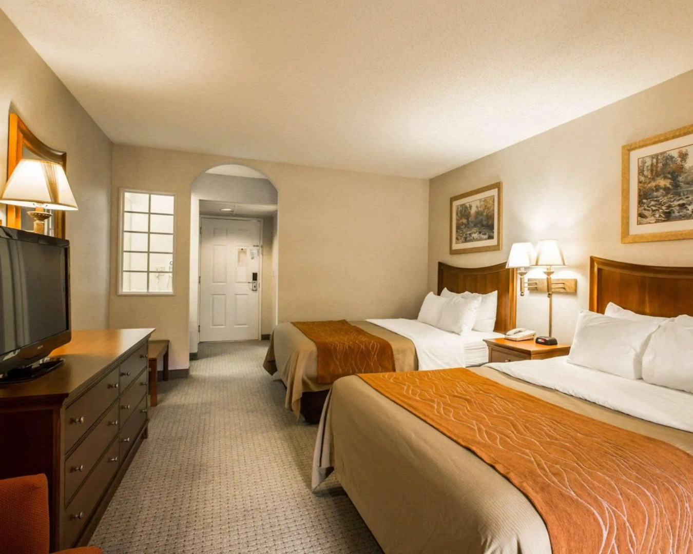 Rodeway Inn & Suites Cherokee On the River