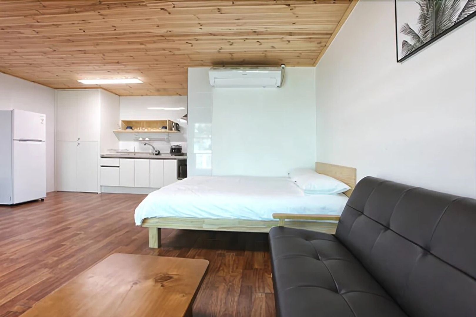 Yeosu Sea Side Pines Pension