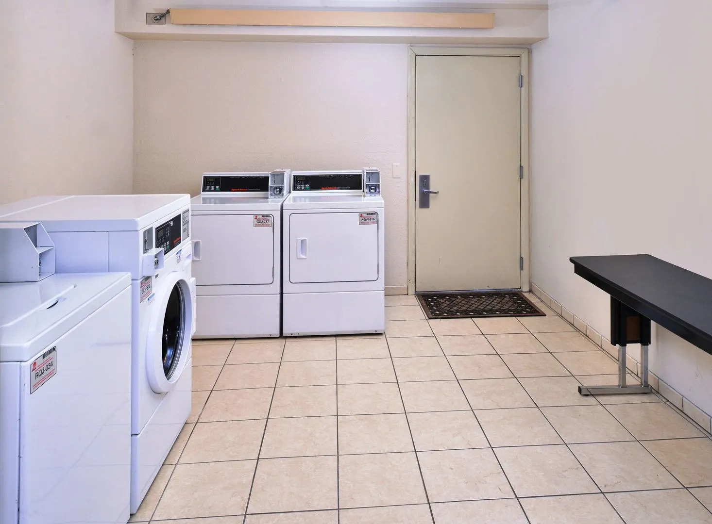 Super 8 by Wyndham Deerfield/Northbrook