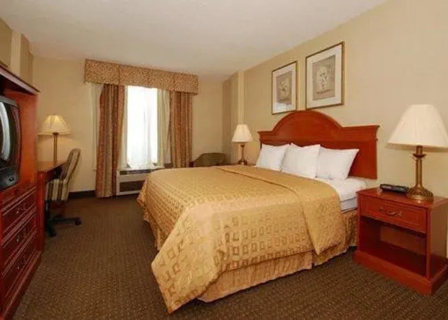 The Clarion Hotel & Suites Conference Center