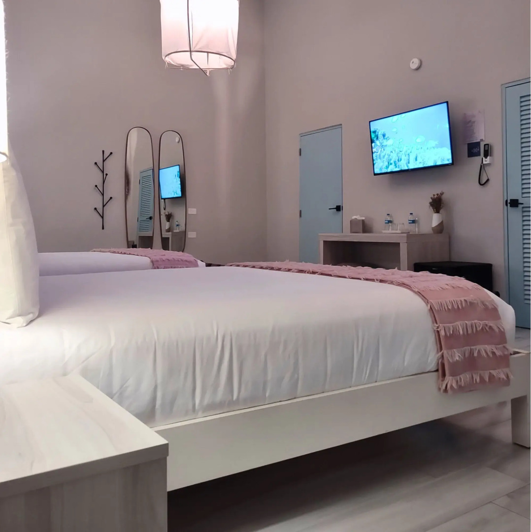 Oceana Hostal Playero