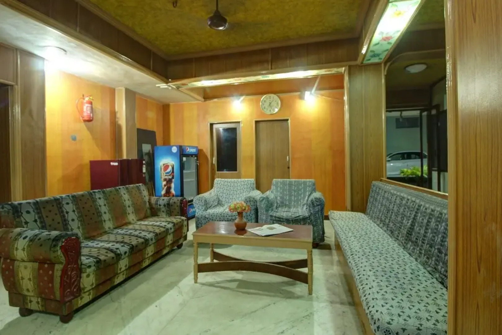 OYO Flagship 31125 Hotel Viknesh