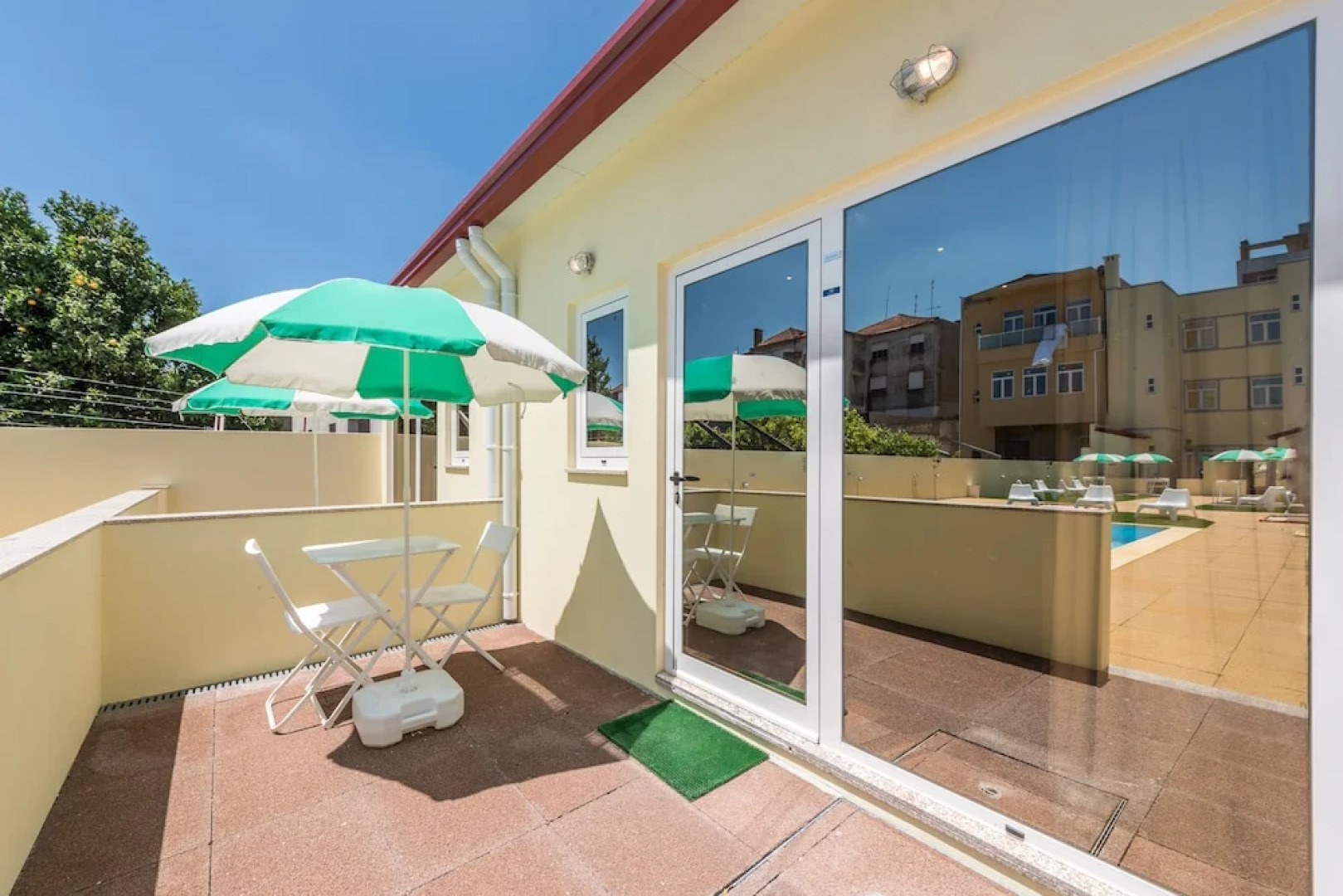 731 Costa Cabral Metro Residence