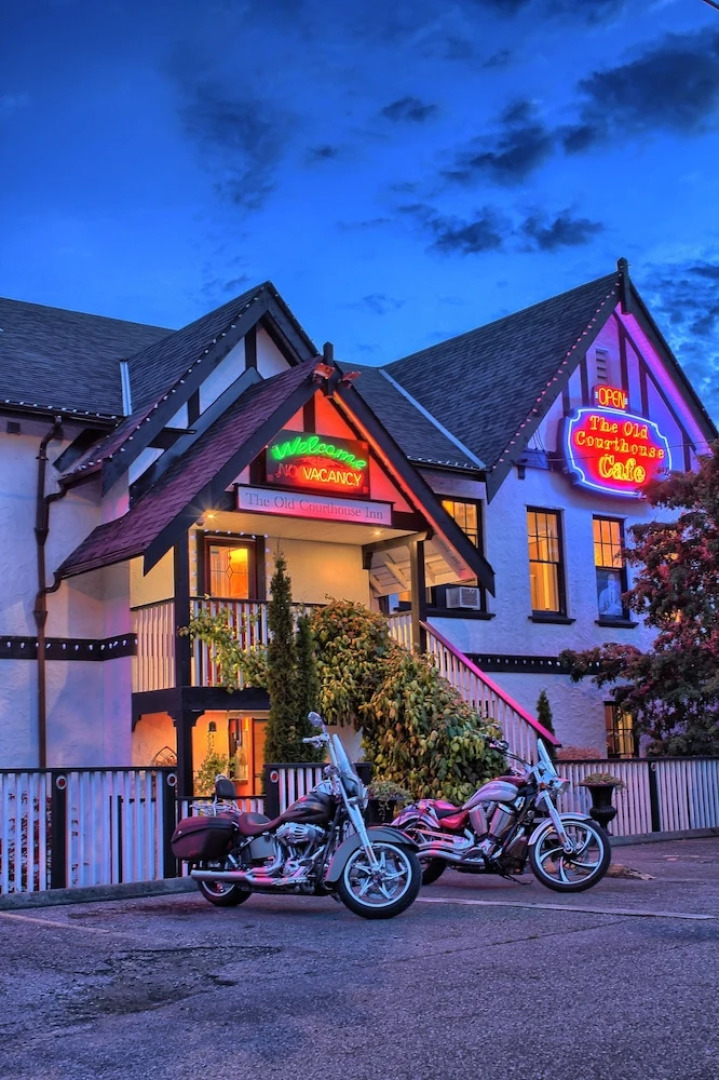 The Old Courthouse Inn