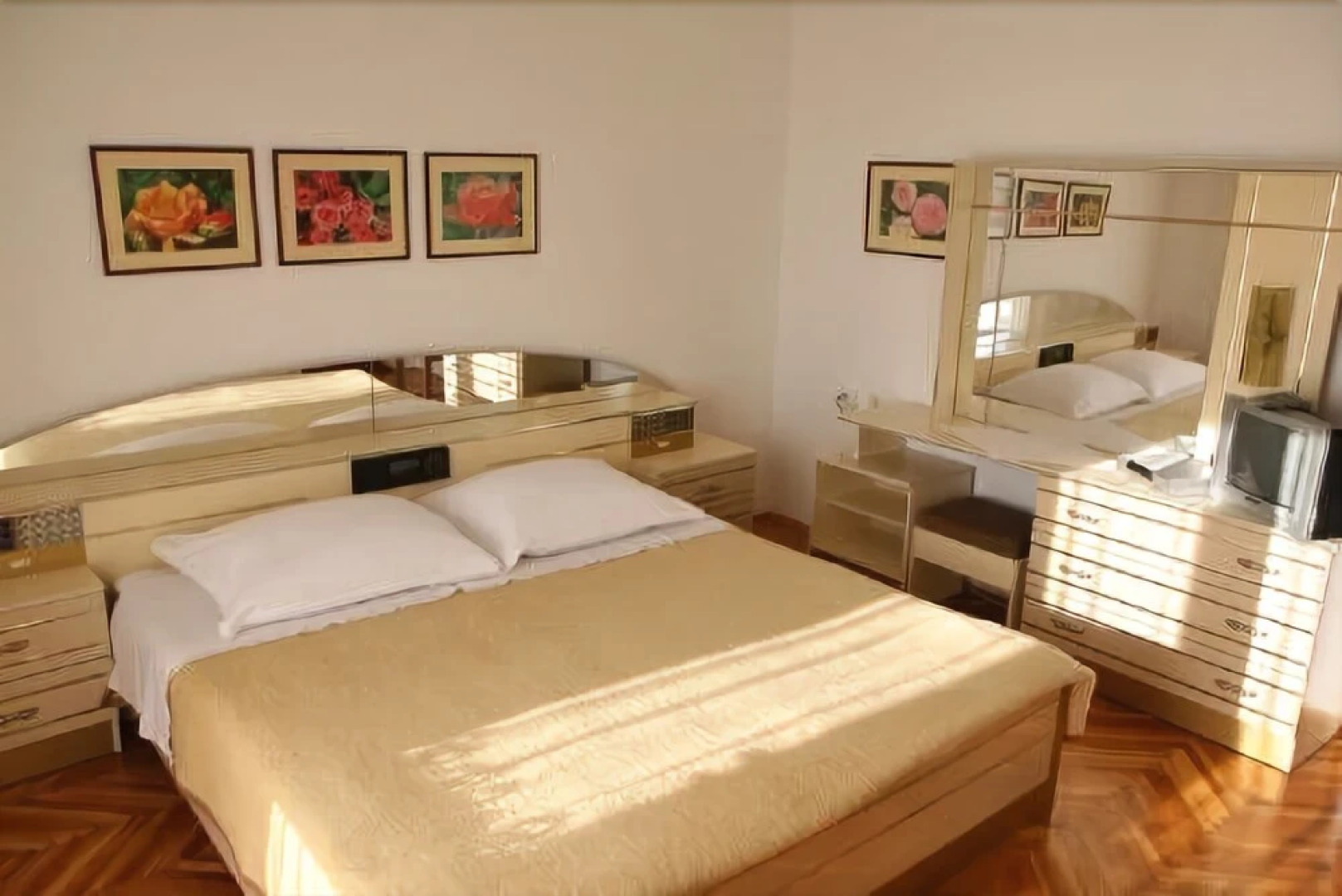 Apartments & Rooms Nada