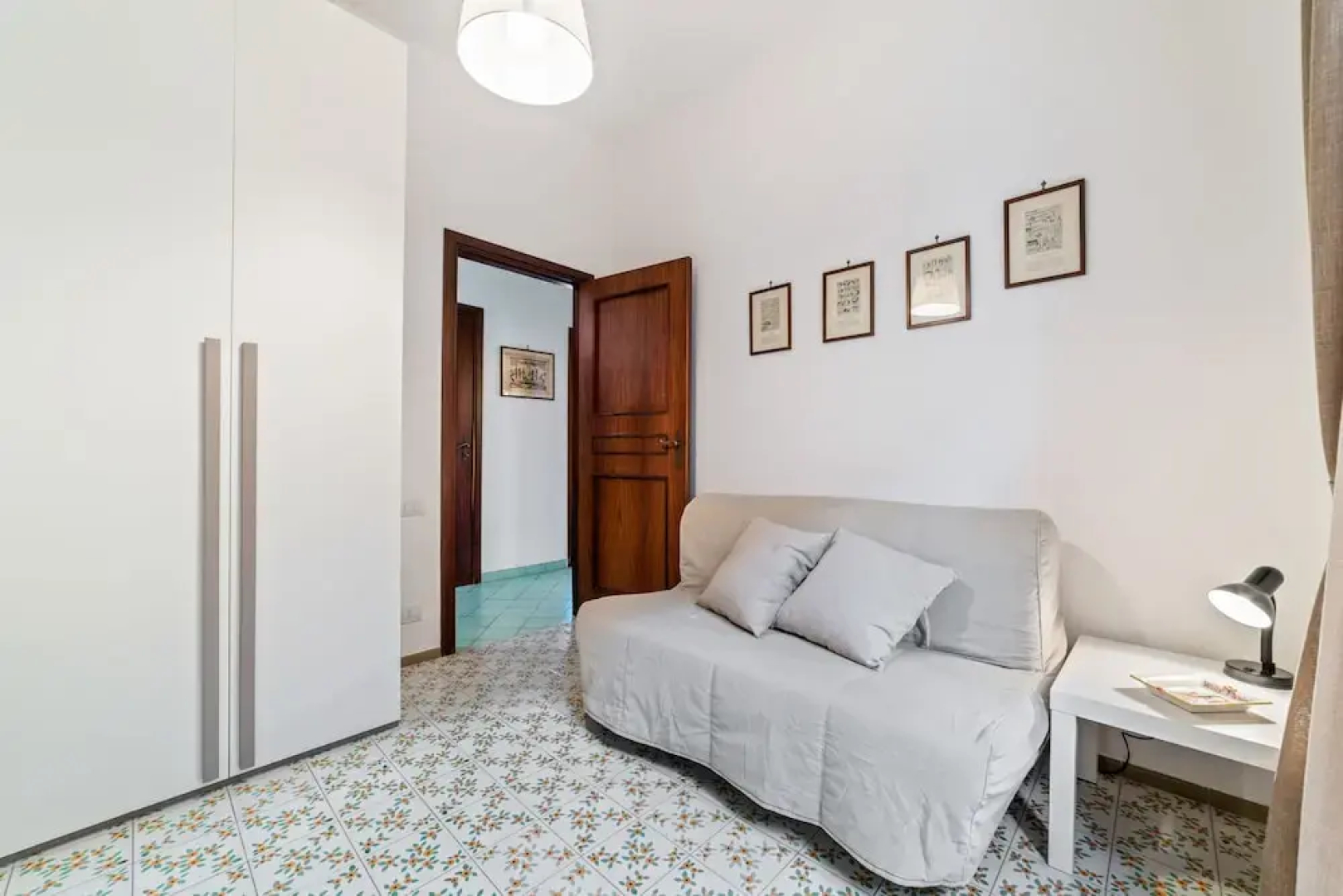 Vietri sul Mare Roomy Flat with Parking