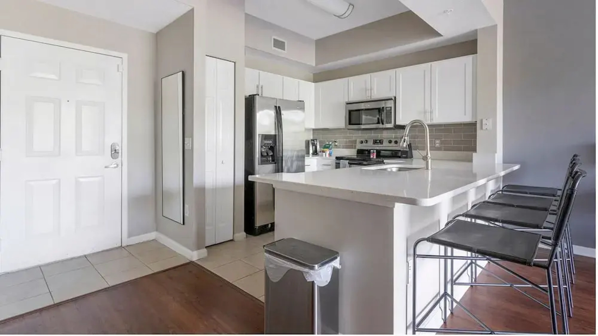 Contemporary 1br, In Unit Washer/dryer, Free Parking With All Amenities! 1 Bedroom Apts