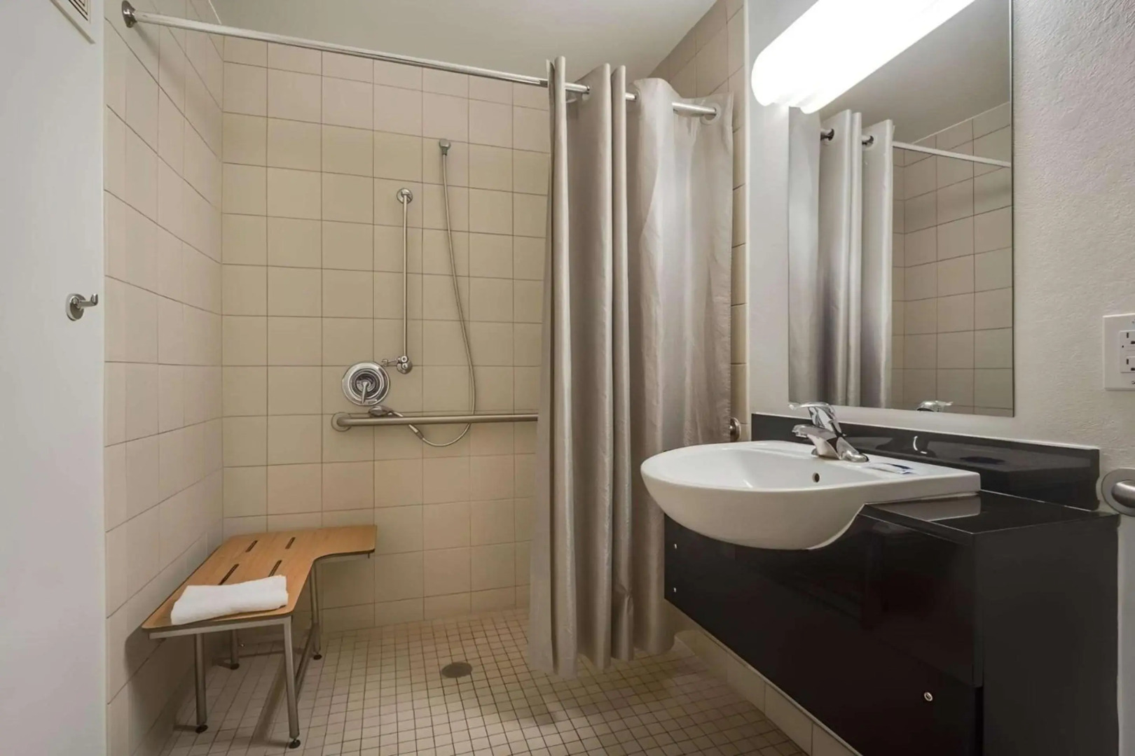 Motel 6 – Lakewood, CO