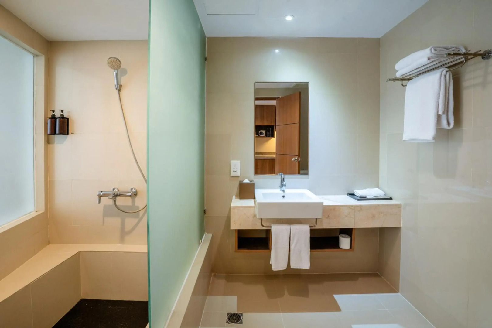 Cross Vibe Paasha Atelier Bali Kuta