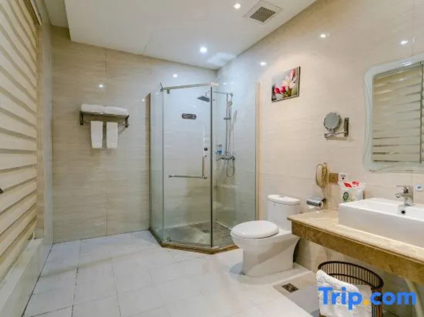 Jintan Square South Great Wall Hotel (Tongren Station Branch)