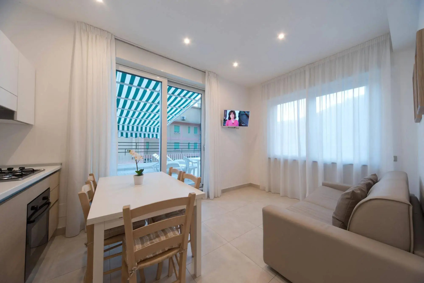 Santa Tecla Apartments