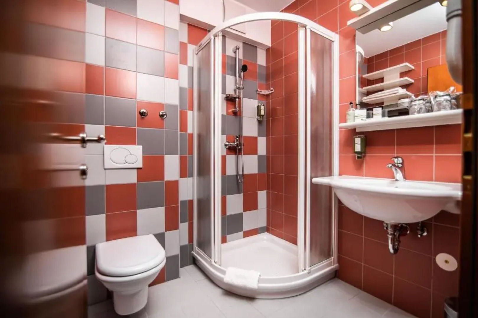 Dvor Jezeršek Brnik