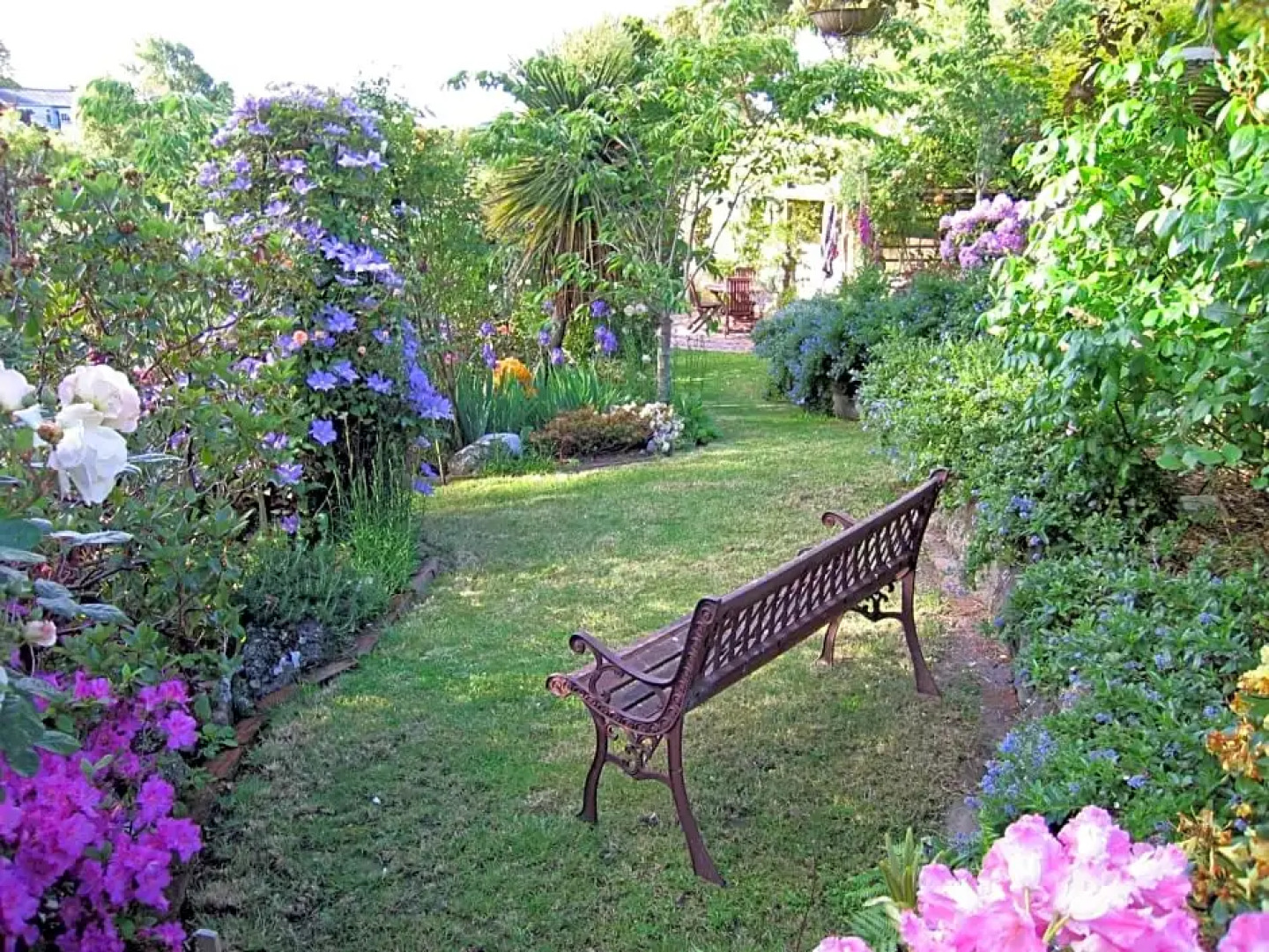 Mcauley Glen Boutique BB