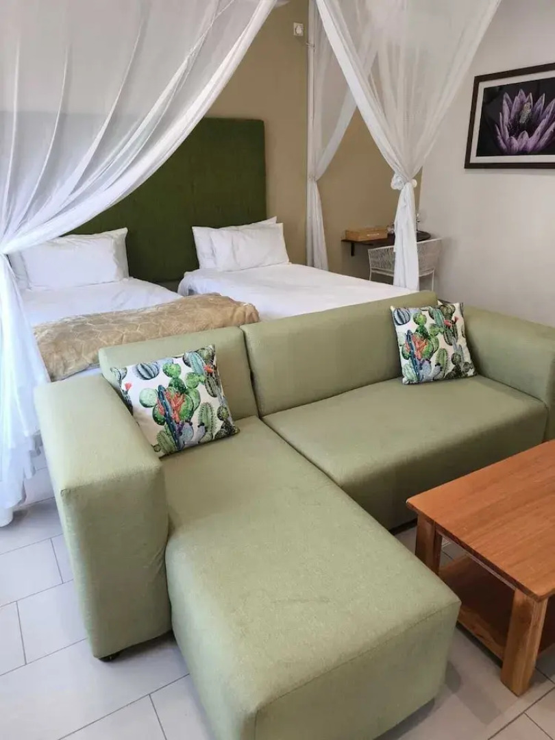 Room in Lodge - Luxury Suite in Zambezi Boutique Lodge 5