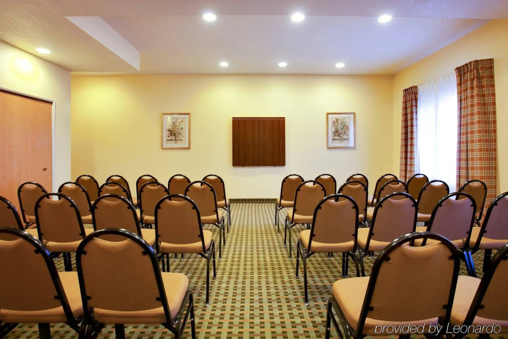 Holiday Inn Express Hotel & Suites Hesperia by IHG