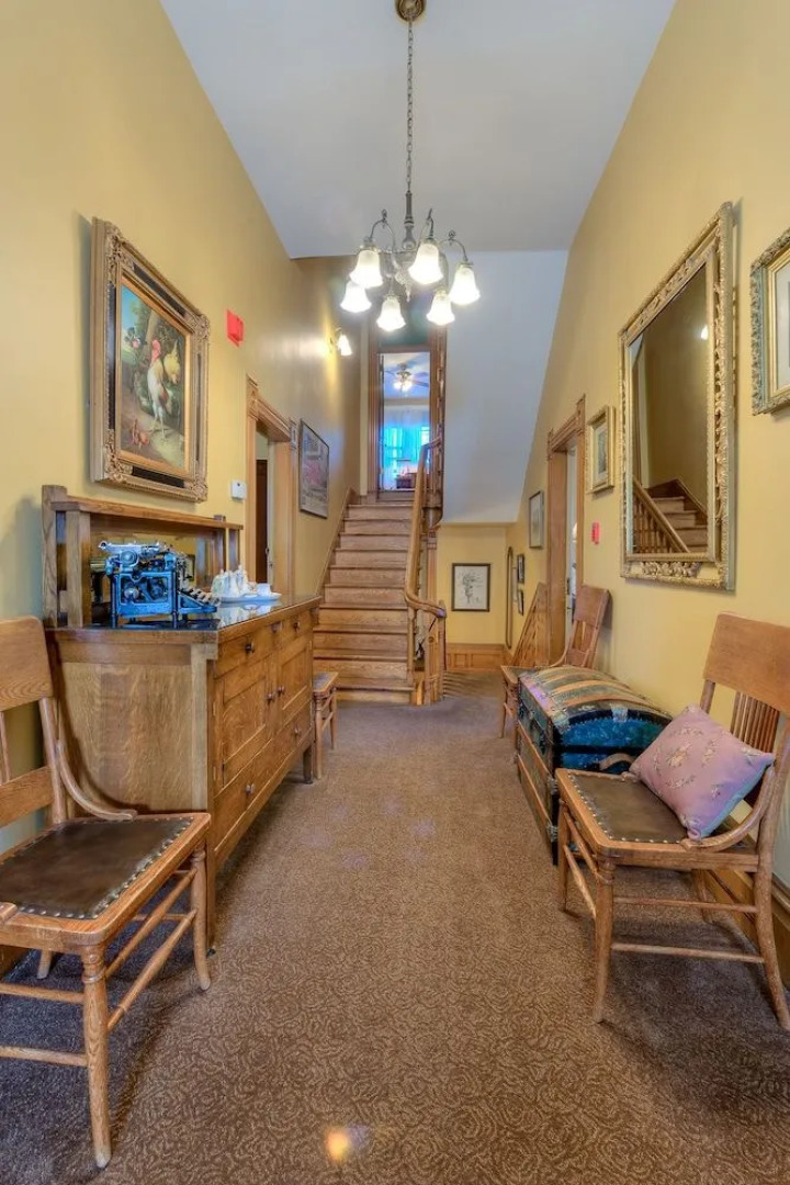 Sanders - Helena's Bed and Breakfast