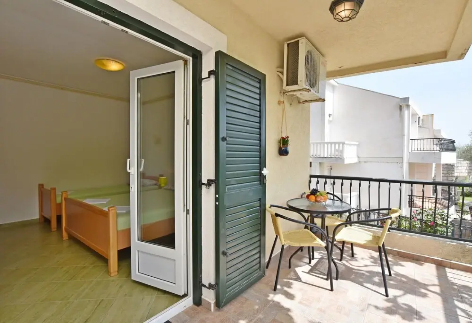 Apartments and Rooms Iva