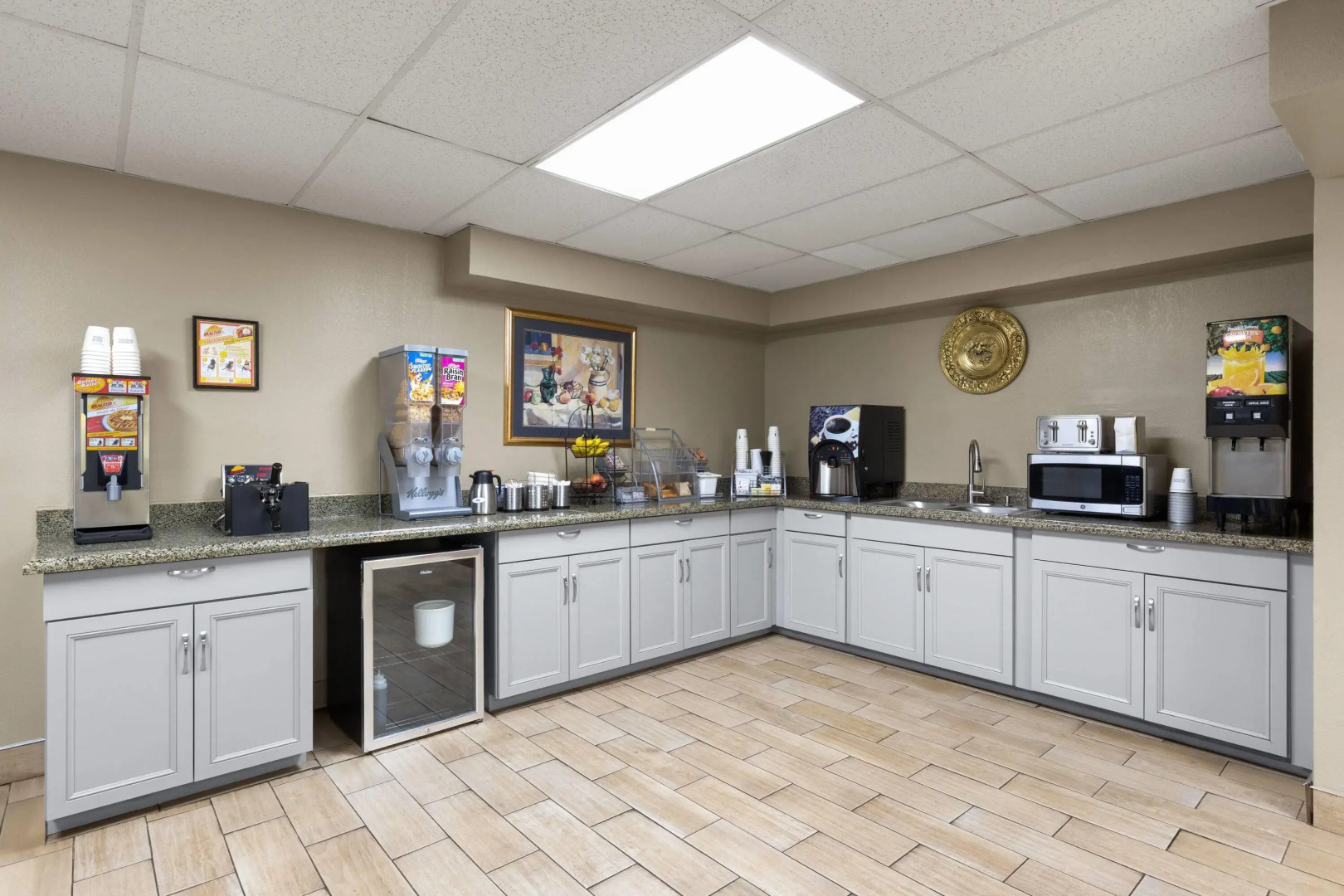 Super 8 by Wyndham Shepherdsville / Louisville South I65