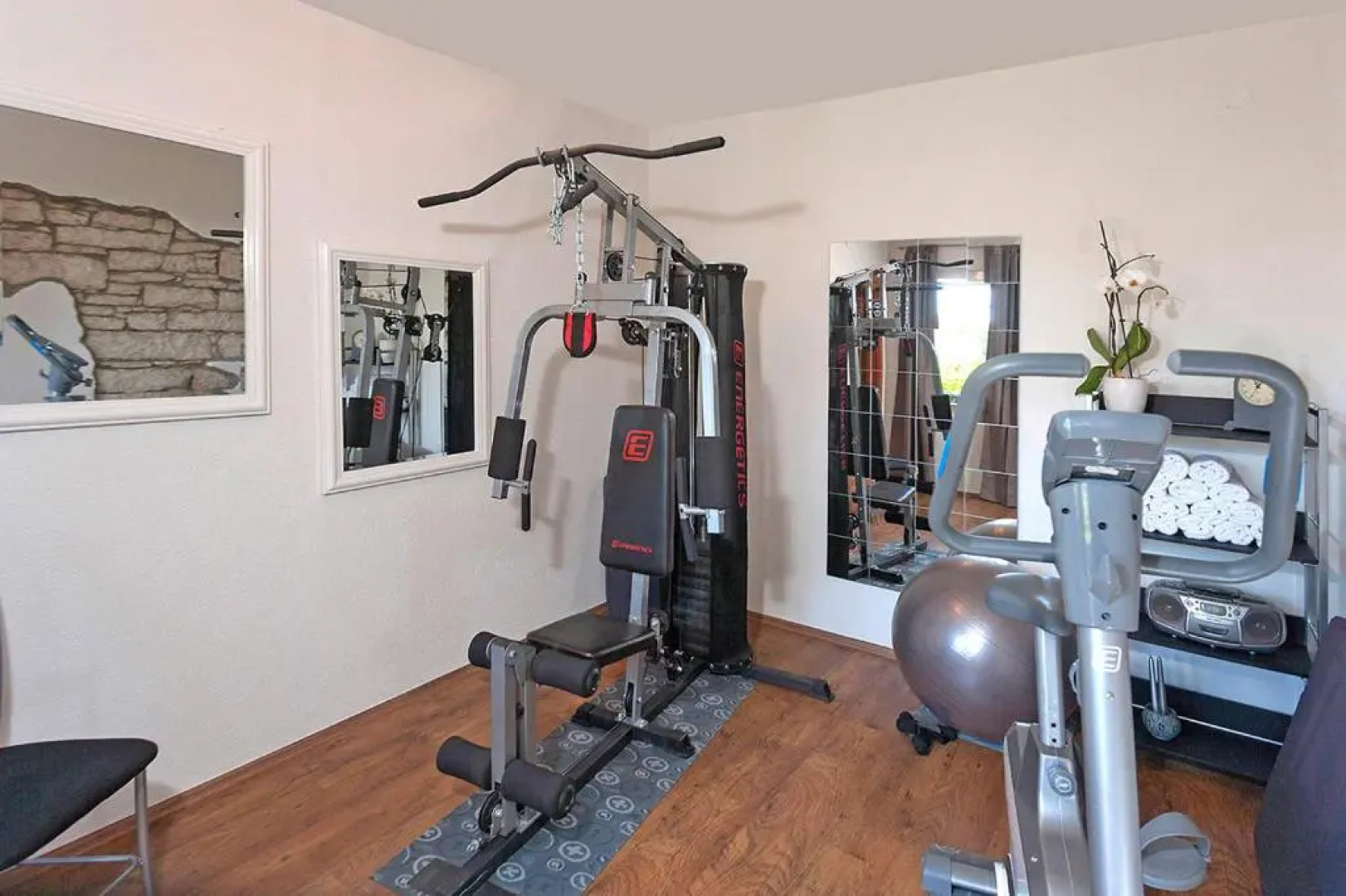 Angelika in Grabri (Haus für 6-8 Personen)