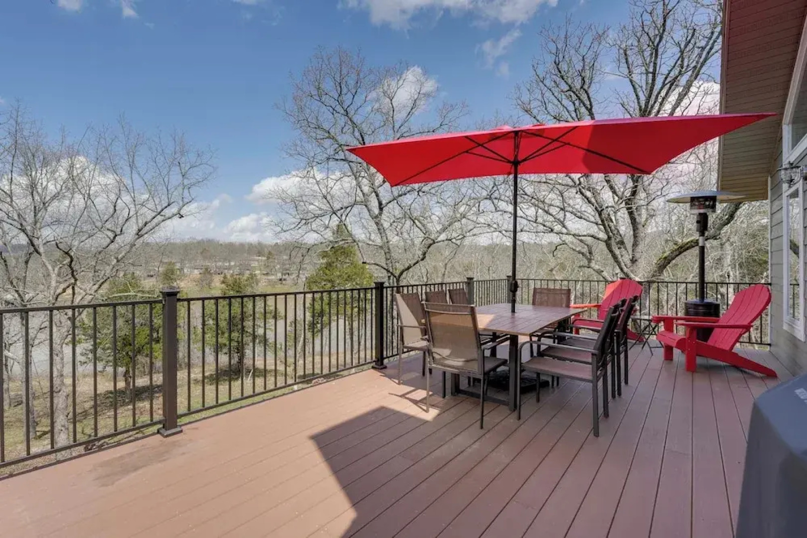 Reeds Spring Retreat w/ Lakeview Deck + Grill